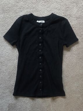 Universal Thread Black Button-Up T-Shirt
